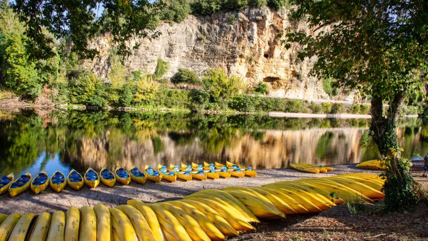 canoë au depart du parcours canoë Vitrac Beynac