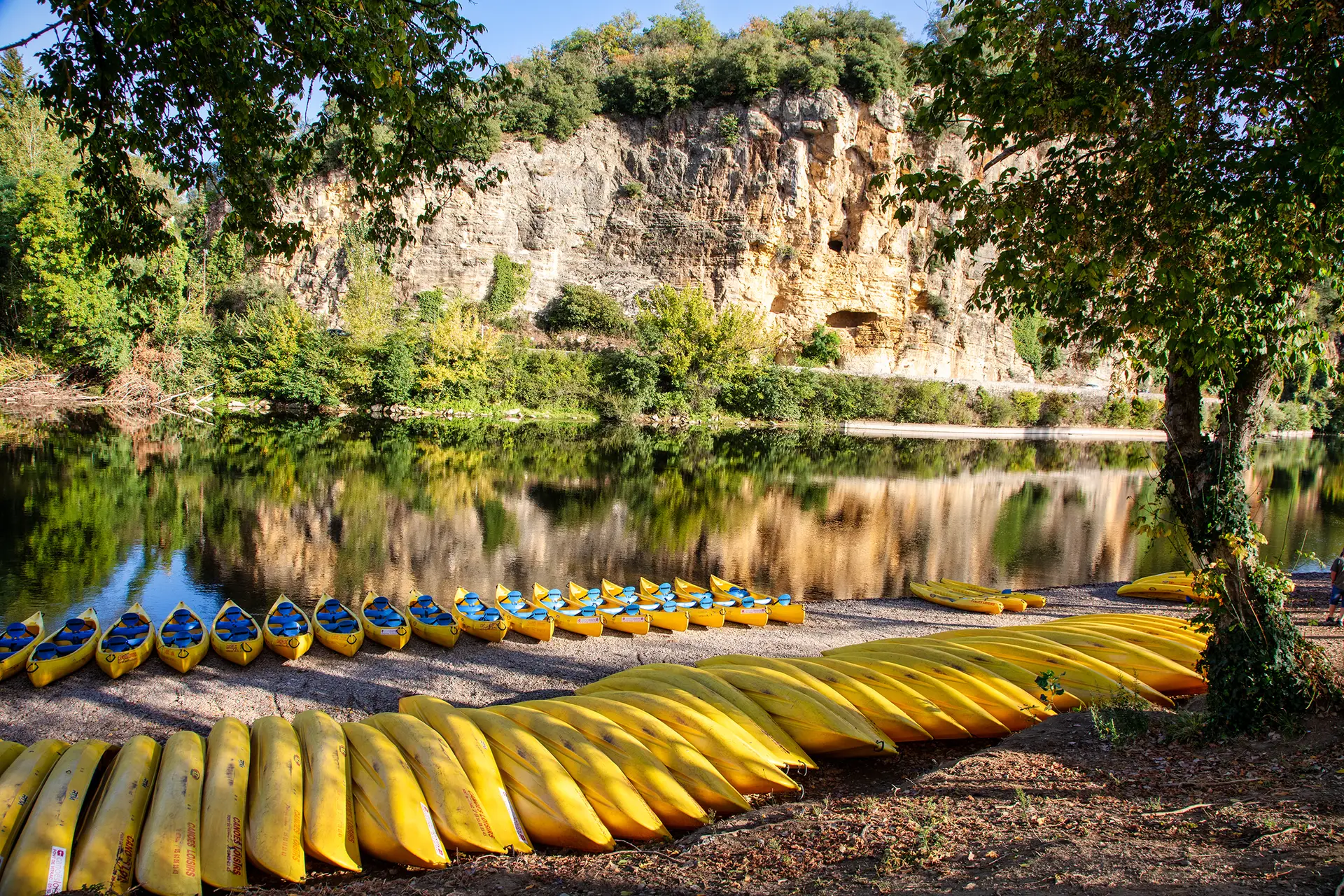 canoë au depart du parcours canoë Vitrac Beynac