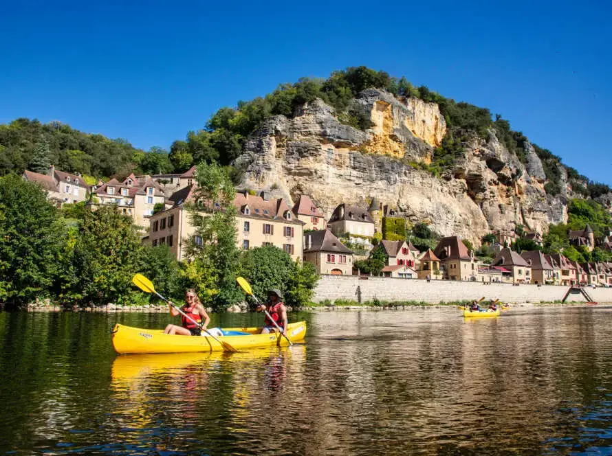 Canoe jaune sur la Dordogne