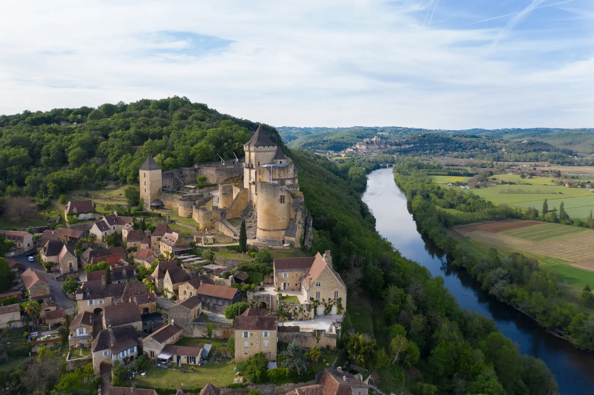 Vue aerienne du chateaud de Castelnaud-la-chapelle